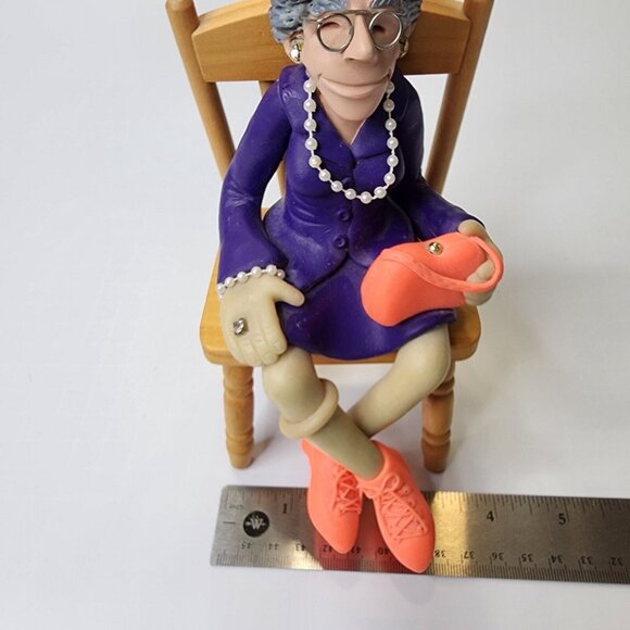 Diana Manning Limited Edition Shelf Sitter Old Church Lady Purple Dress Pearls - Picture 12 of 13